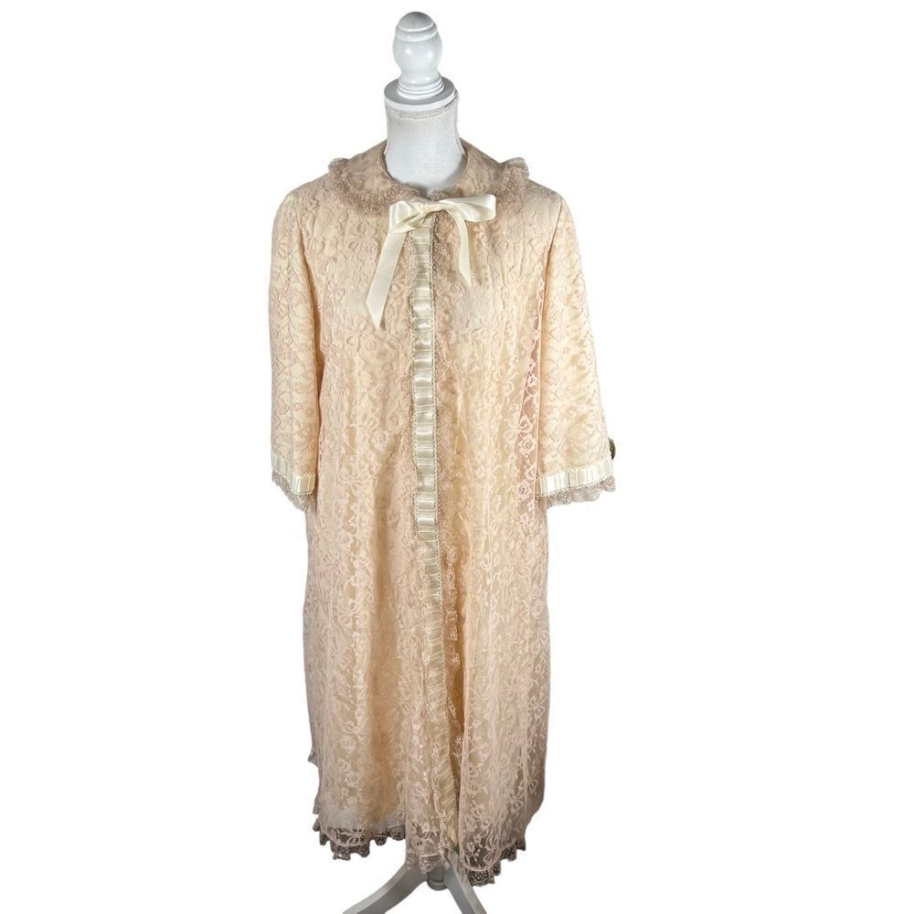 Vintage 1940’s 1950’s Odette Barsa Lace Peignoir Boudoir Robe